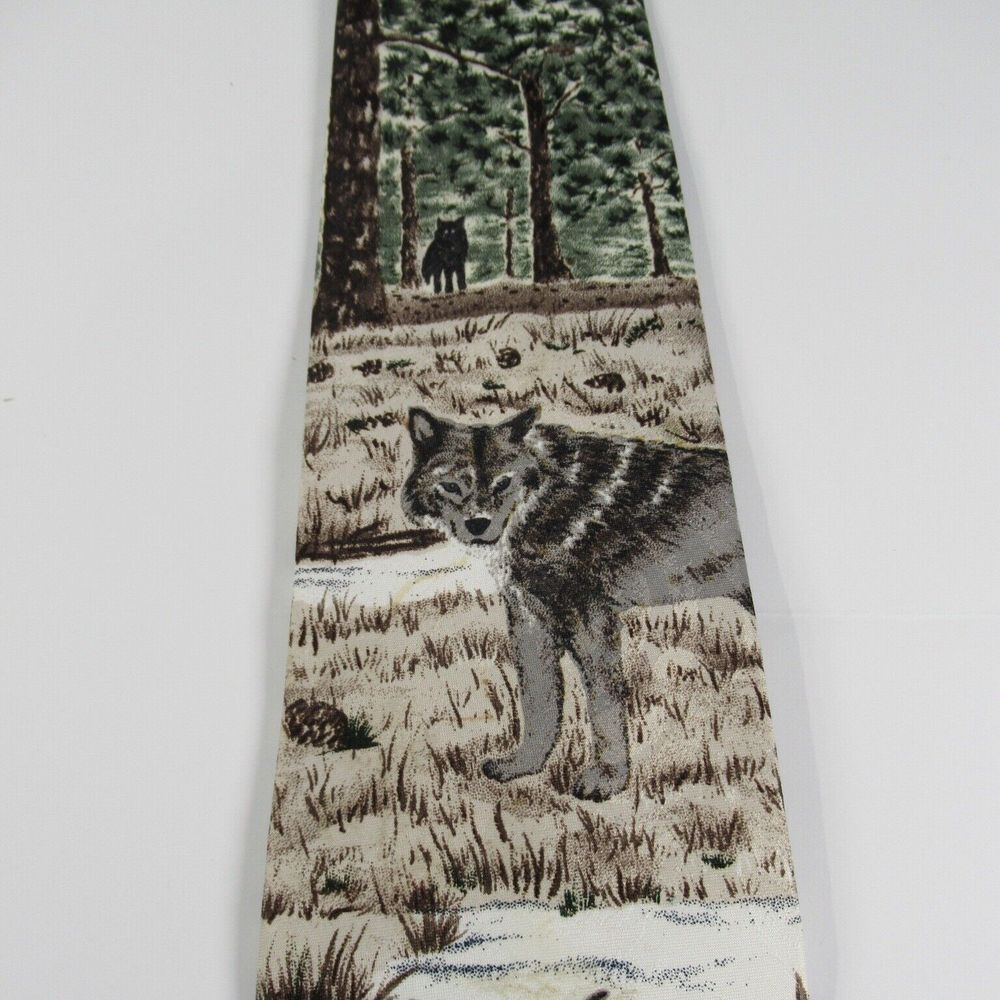 Animal Tracks Watchful Wolves Tie by Lynell Bradshaw Wildlife 1995 - Picture 4 of 8